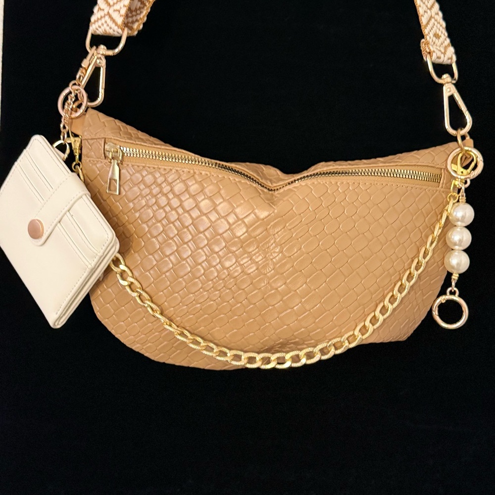 Elegant Tan Woven Shoulder Bag with Cream Wallet